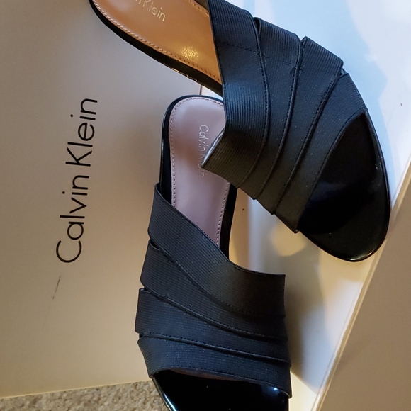 Calvin Kline elastic dress pumps - Picture 3 of 5